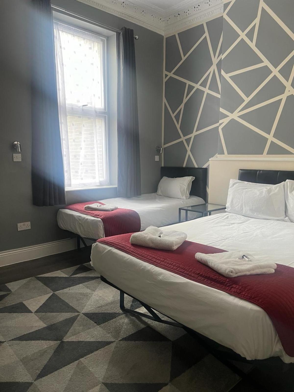 Saba Rooms And Apartments ลอนดอน ภายนอก รูปภาพ