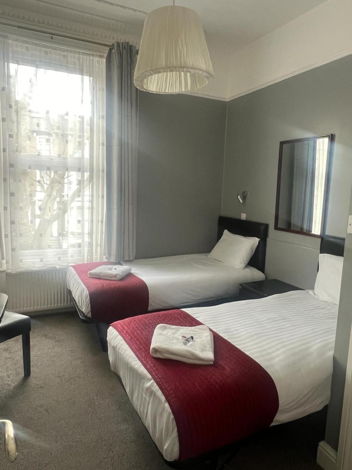Saba Rooms And Apartments ลอนดอน ภายนอก รูปภาพ