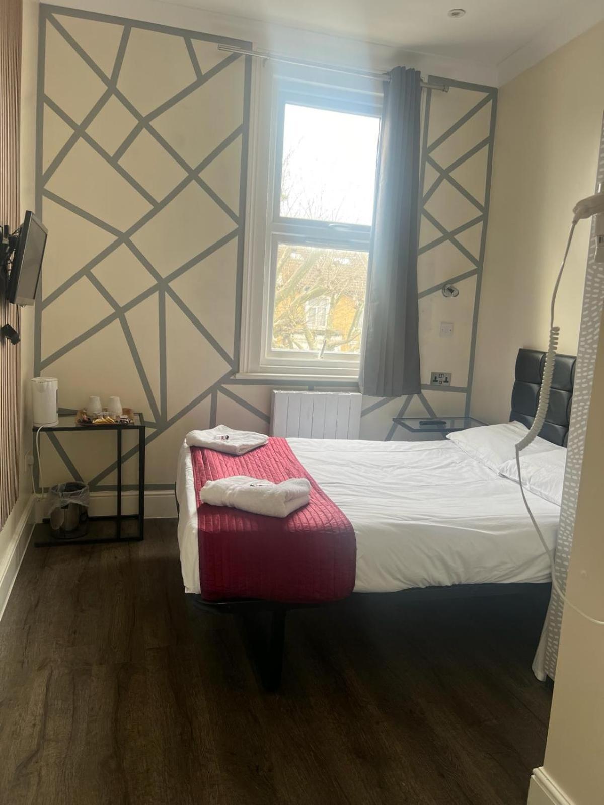 Saba Rooms And Apartments ลอนดอน ภายนอก รูปภาพ