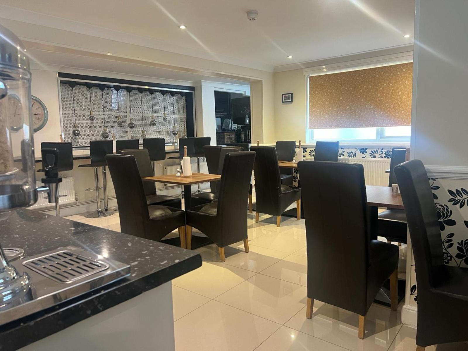 Saba Rooms And Apartments ลอนดอน ภายนอก รูปภาพ