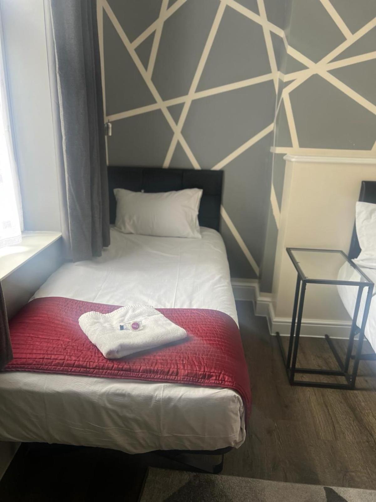 Saba Rooms And Apartments ลอนดอน ภายนอก รูปภาพ
